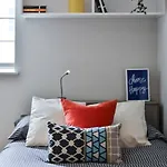For Students Only - Samuel Tuke In Apartman *