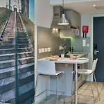 For Students Only - Samuel Tuke In Apartman York