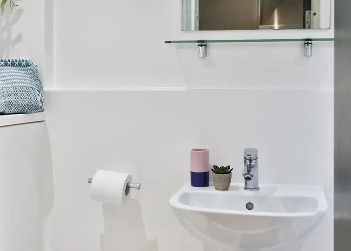 For Students Only - Samuel Tuke In Apartamento York