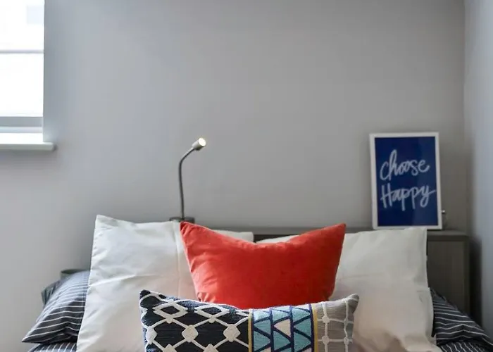 For Students Only - Samuel Tuke In Apartamento *