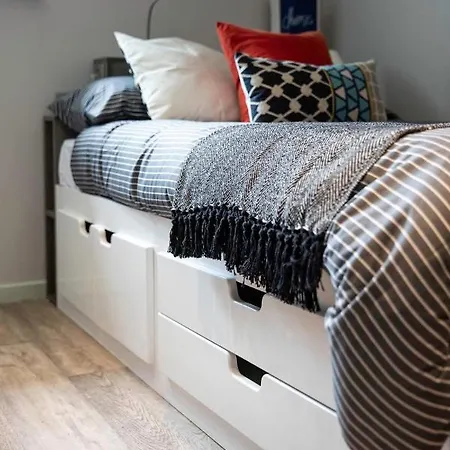 For Students Only - Samuel Tuke In 아파트 요크